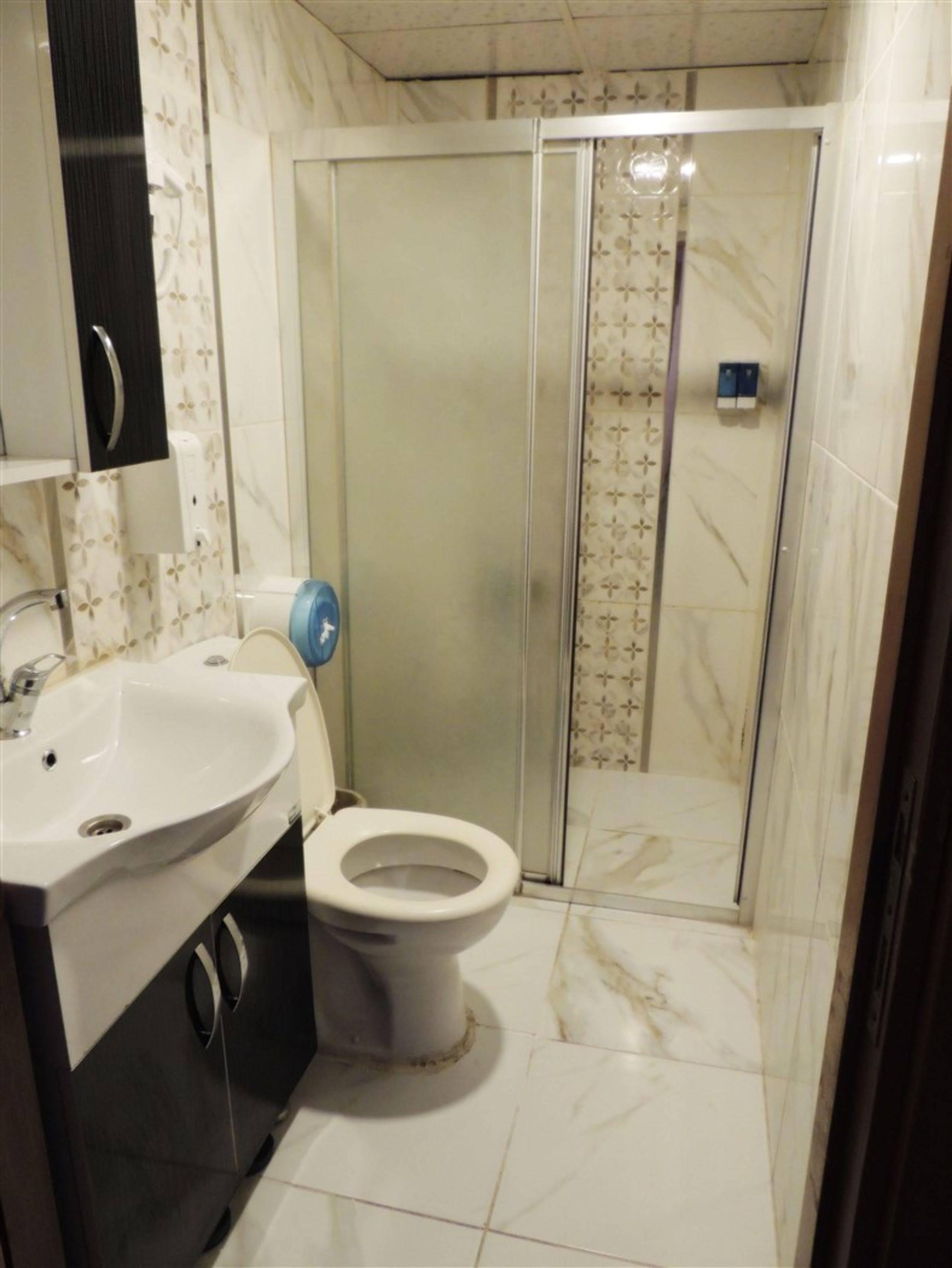 Adana Saray Hotel Eksteriør bilde