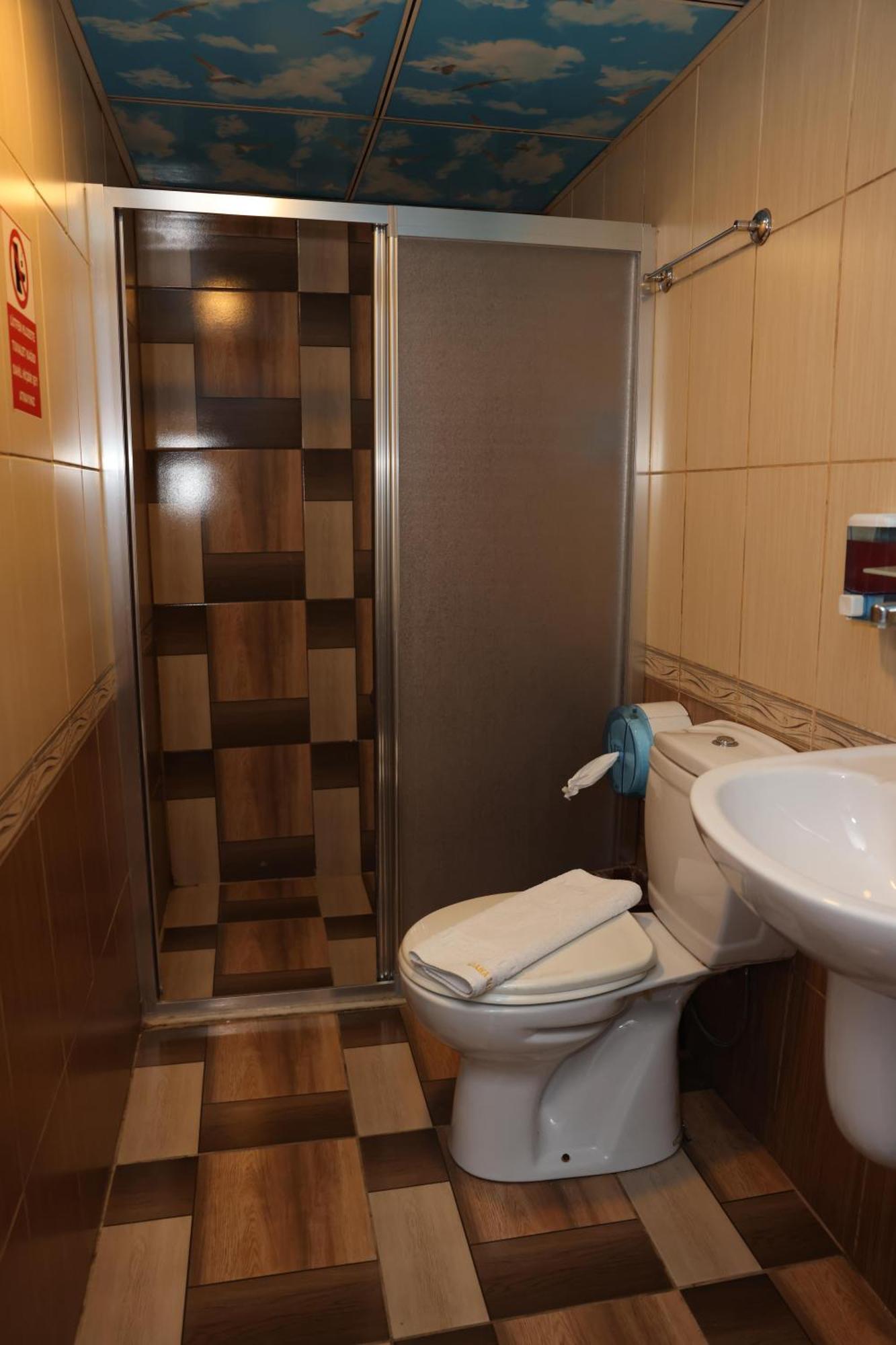 Adana Saray Hotel Eksteriør bilde